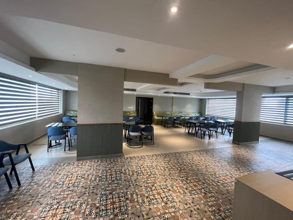 Presidency Airport Hotel Kochi Ngoại thất bức ảnh