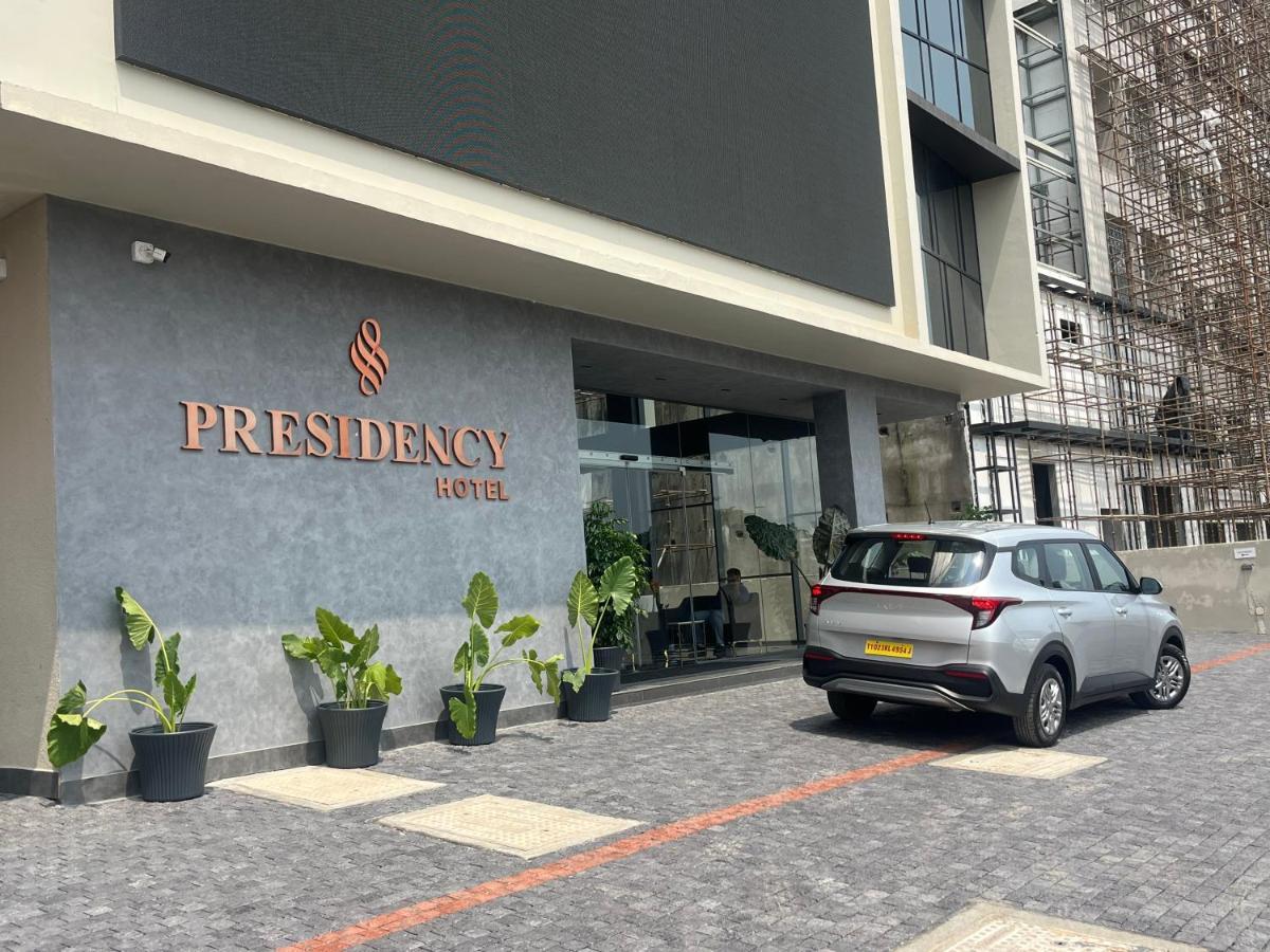 Presidency Airport Hotel Kochi Ngoại thất bức ảnh