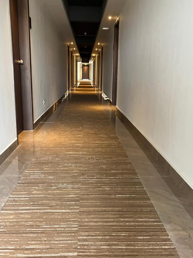 Presidency Airport Hotel Kochi Ngoại thất bức ảnh