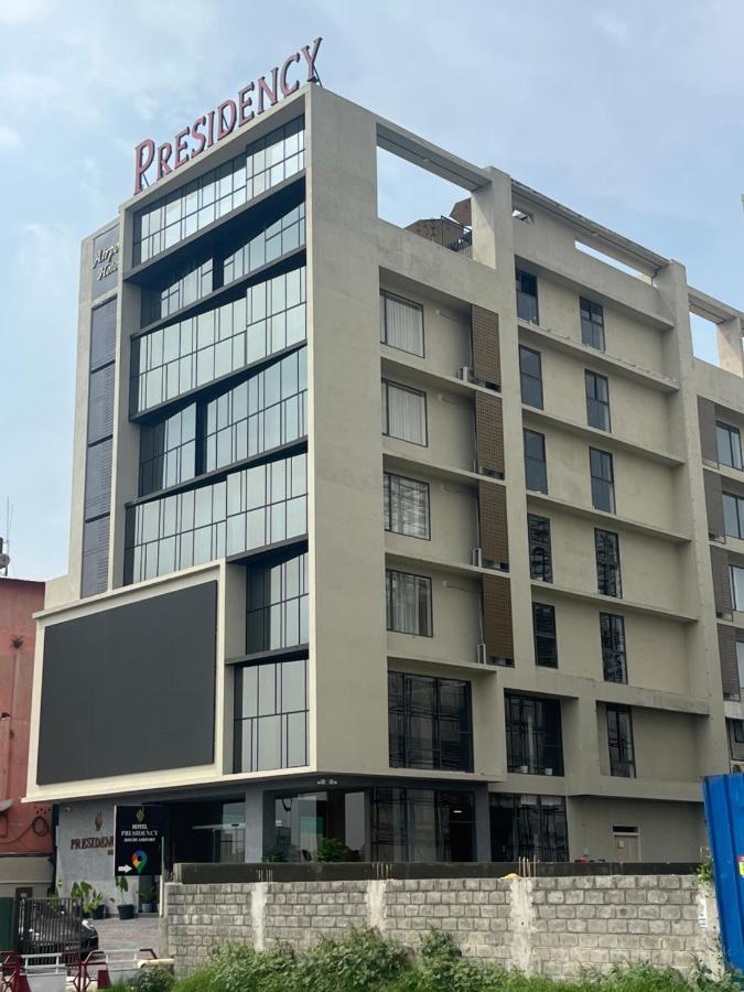 Presidency Airport Hotel Kochi Ngoại thất bức ảnh