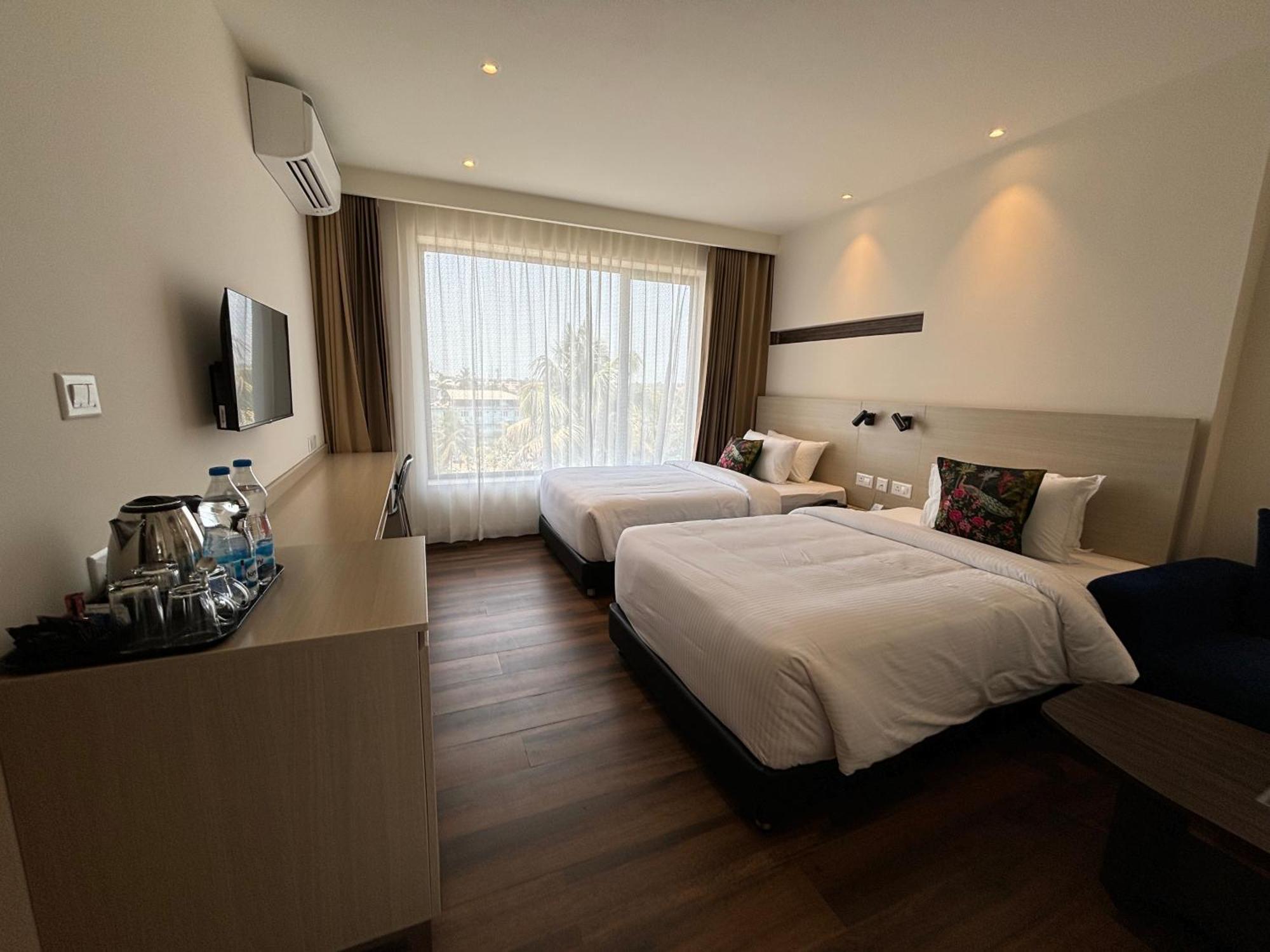 Presidency Airport Hotel Kochi Ngoại thất bức ảnh