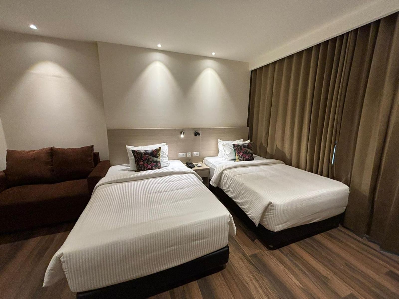 Presidency Airport Hotel Kochi Ngoại thất bức ảnh