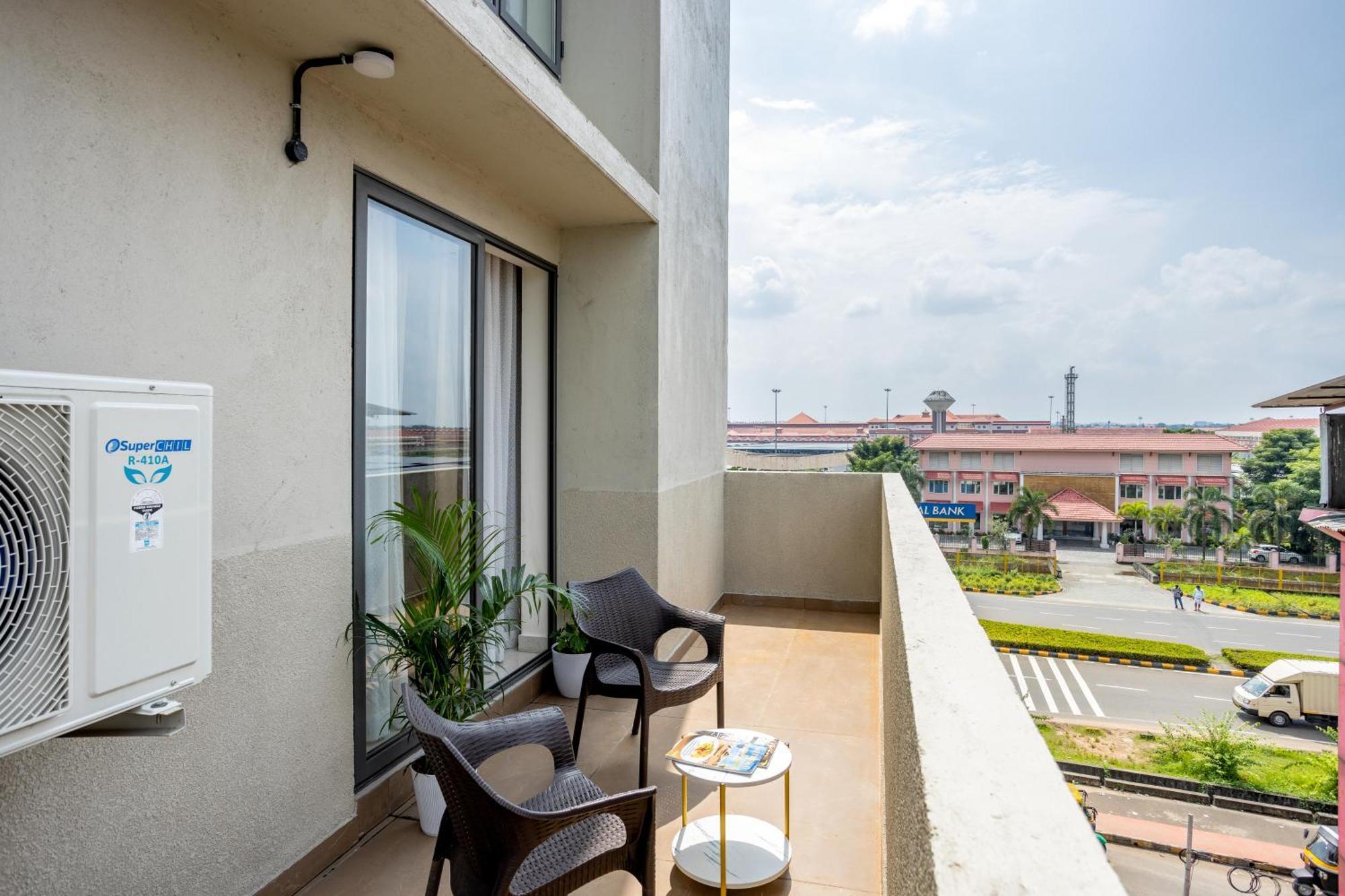 Presidency Airport Hotel Kochi Ngoại thất bức ảnh