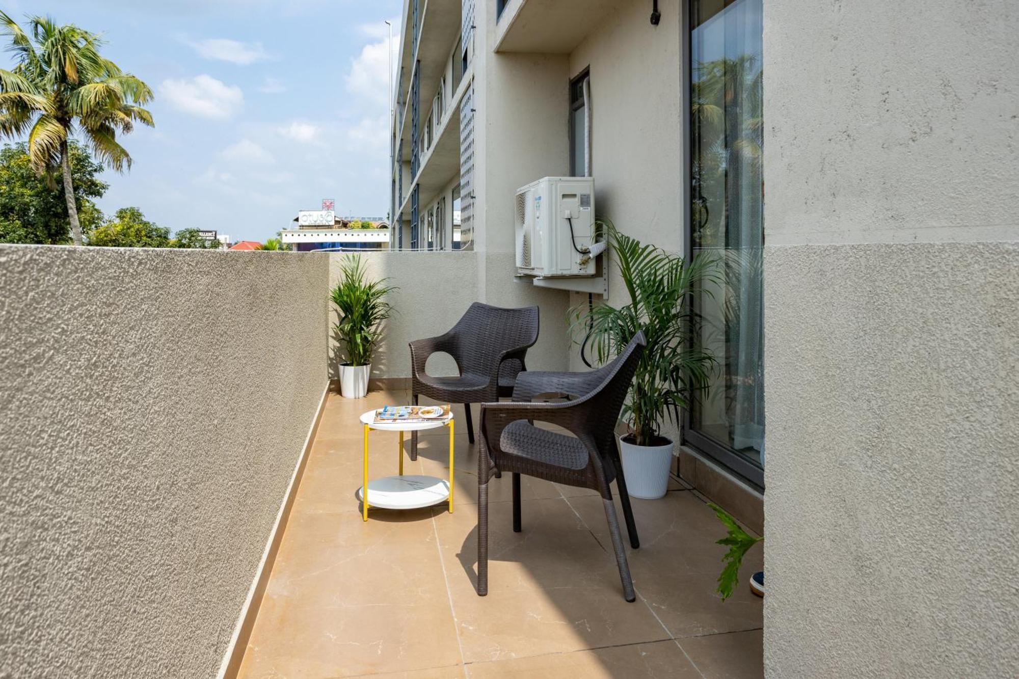 Presidency Airport Hotel Kochi Ngoại thất bức ảnh