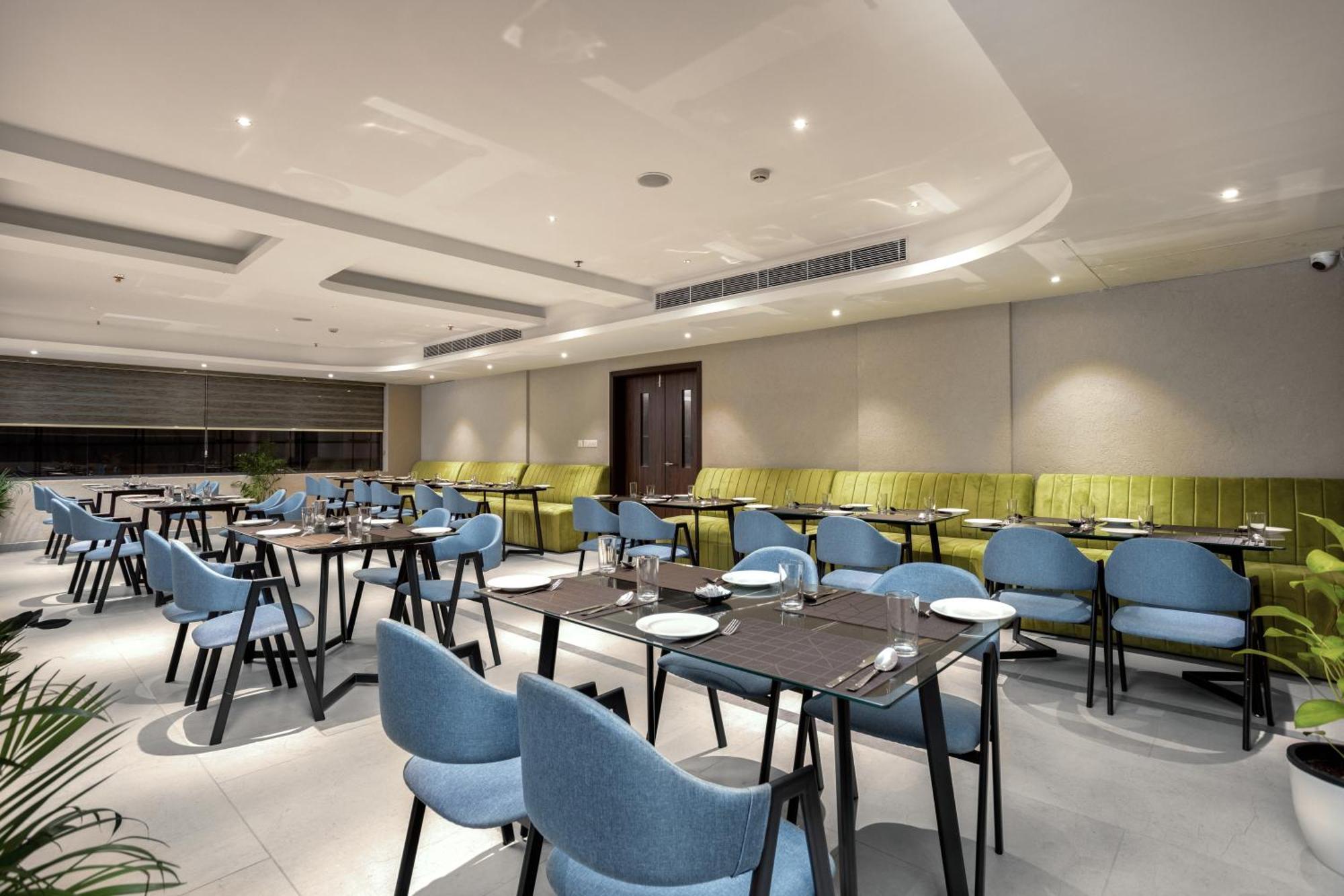Presidency Airport Hotel Kochi Ngoại thất bức ảnh