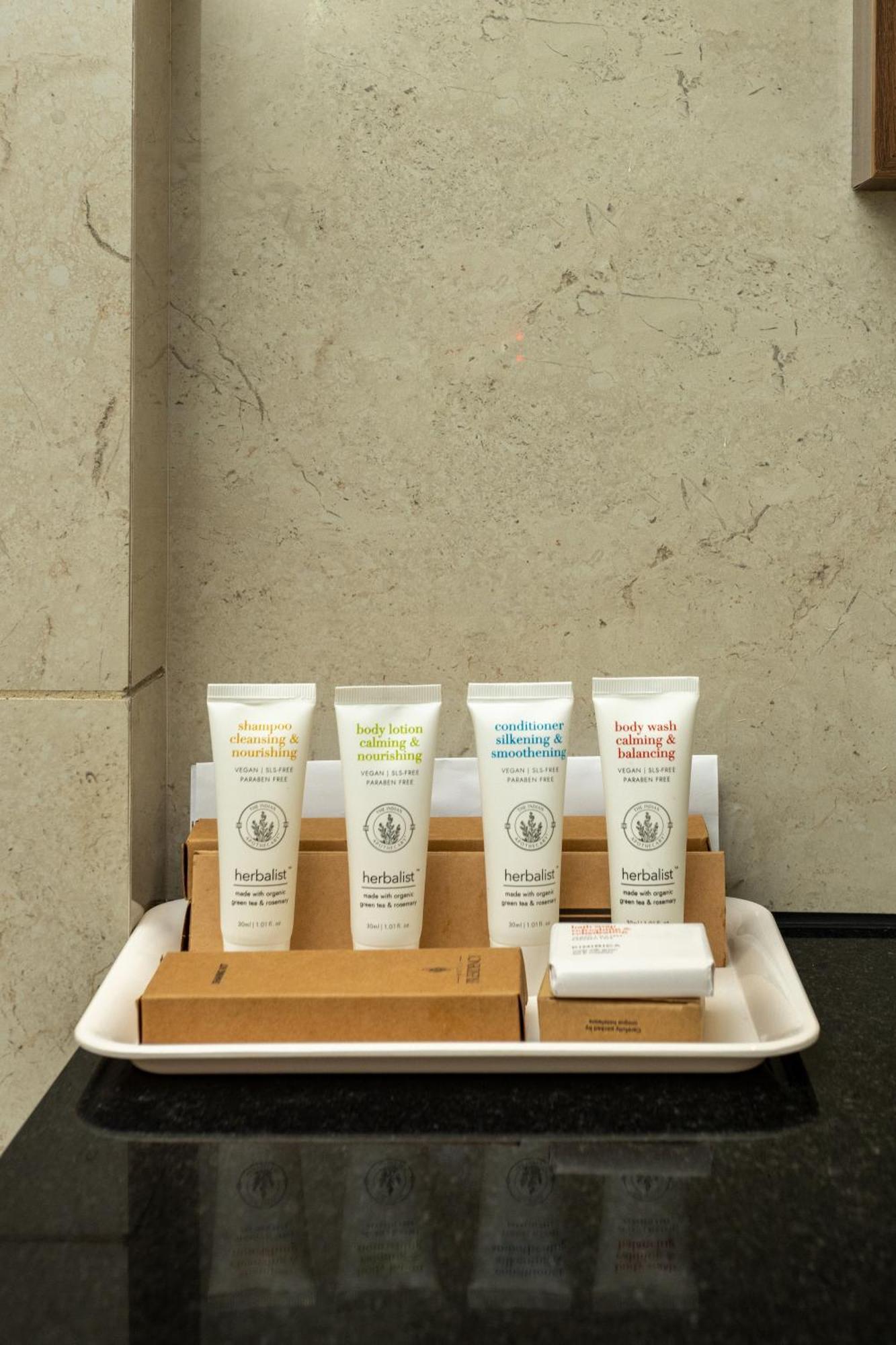 Presidency Airport Hotel Kochi Ngoại thất bức ảnh