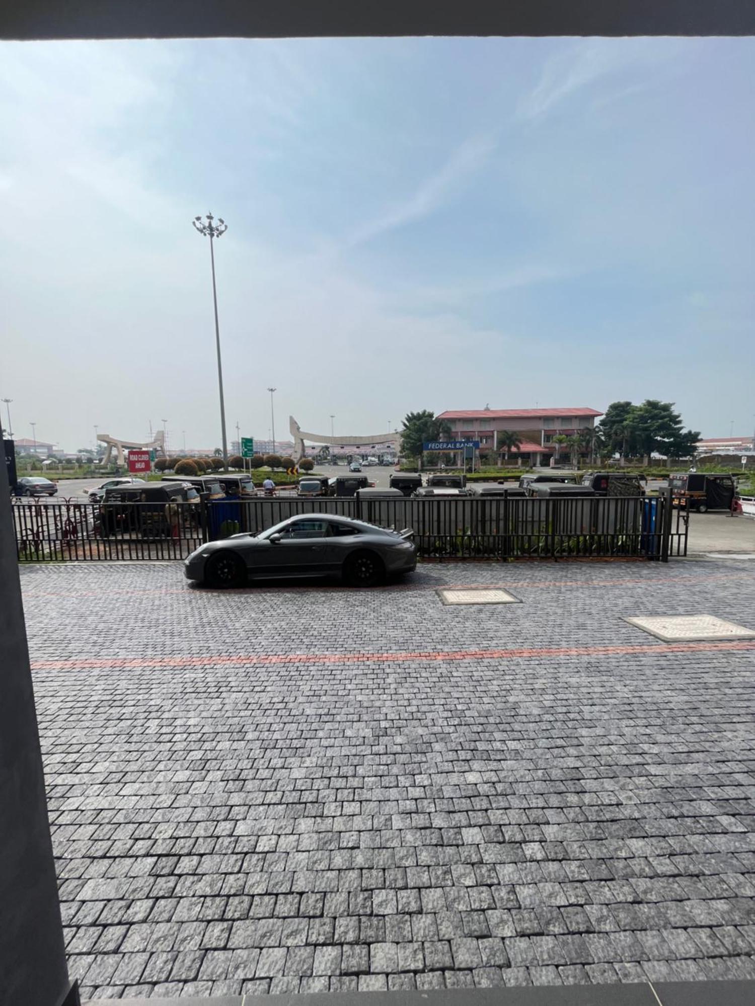 Presidency Airport Hotel Kochi Ngoại thất bức ảnh